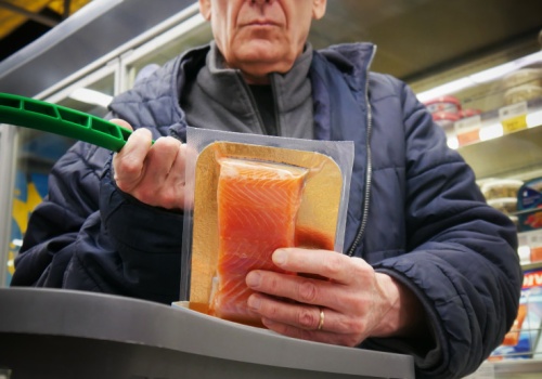 Koktajl pestycydów i metali ciężkich. Polacy wciąż się zajadają