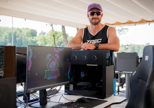 Robisz 130 km z pashaBiceps, potem grasz w CS-a. Efekt? PC z RTX 50 za mniej niż 4 tysie