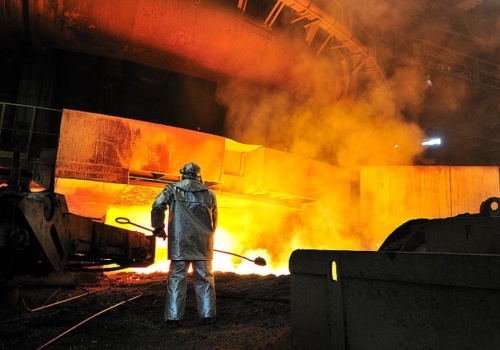 Hutniczy gigant odpala wielki piec w dawnej Hucie Katowice