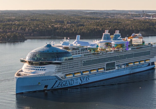 „Legend of the Seas” na Bałtyku – jeden z największych wycieczkowców świata wyruszył w próbny rejs
