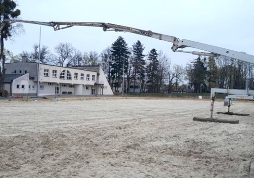 Trwa inwestycja na wieluńskim stadionie. Być może zakończy się w maju