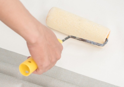 Nie maluj ścian na ten kolor. Przytłacza i psuje wystrój