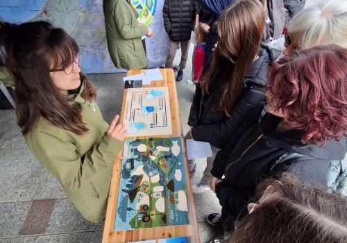 Edukacja poprzez zabawę. Młodzież w Międzyzdrojach uczciła Dzień Ziemi