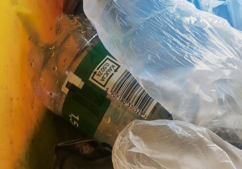 System kaucyjny nie obchodzi Polaków? Zaskakujące, co wyrzucają do śmieci