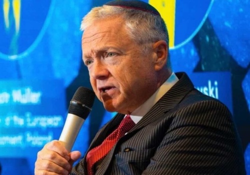 AMBASADOR USA, ROSE RŻNIE GŁUPA czyli, o dwóch rodzajach lojalności