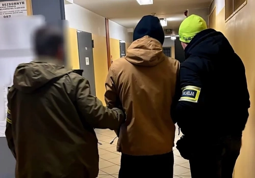 Dwaj obywatele Ukrainy wypłacali pieniądze z bankomatów w Katowicach po oszustwie metodą 