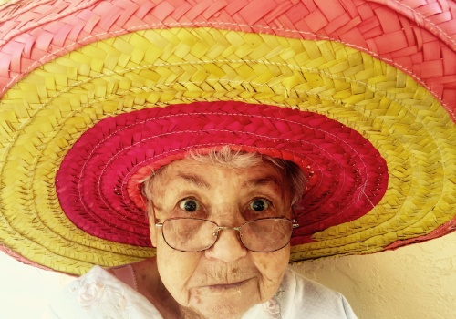 Bale czy rachunki? Na co polscy seniorzy naprawdę wydają trzynastą emeryturę