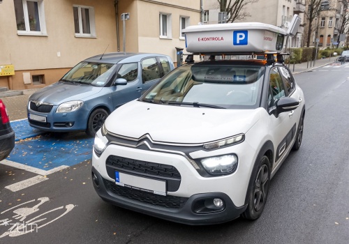 Specjalny samochód sprawdzi czy kierowca opłacił postój