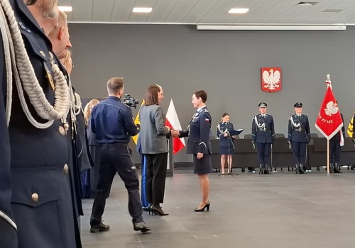 Święto pomorskiej policji. Nowi funkcjonariusze złożyli ślubowanie, wręczono nagrody i medal
