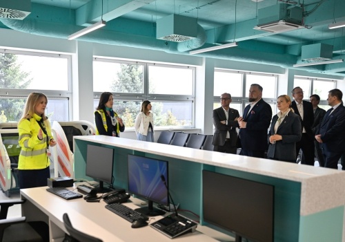 Koniec długich kolejek na krakowskim lotnisku? Otwarto nową strefę