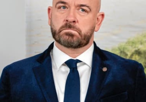 TVP zablokowała materiał o Sutryku. Teraz zawiesiła wydawców