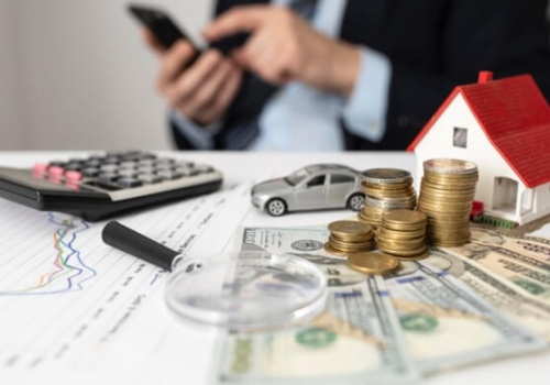 Seniorzy oddają mieszkania za opiekę. Trend, który zmienia rynek nieruchomości