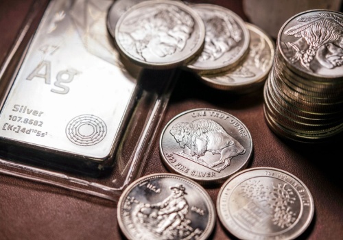 Inflacja i Chiny wywracają rynki. Inwestorzy uciekają do złota i srebra