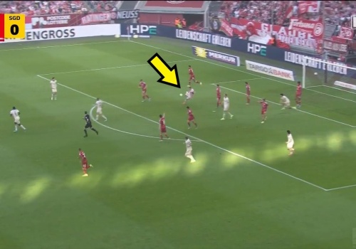 Kapitalna asysta bramkarza. Takie zagrania to rzadkość