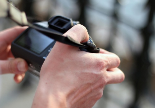 Jak dokumentować życie miasta: proste narzędzia dla lokalnych fotografów