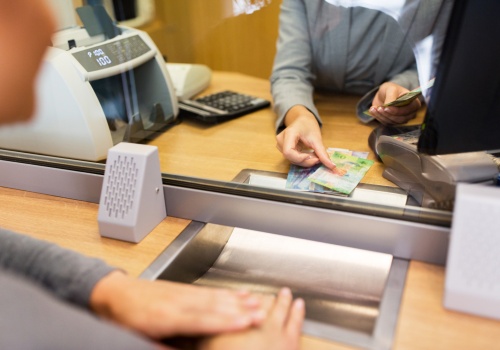 Dyrektorzy z prezydencką pensją. W urzędach narasta frustracja