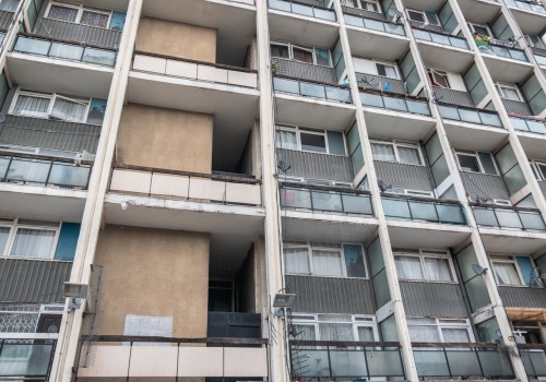 Nielegalne ogłoszenia w Londynie. Landlordzi oferują pokoje tylko „dla muzułmanów”