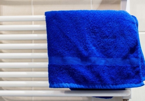 Sekret wytrzymałości ręcznika. Jak paski chronią materiał?