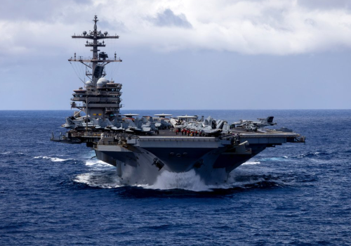 Trzy lotniskowce na Bliskim Wschodzie. Pierwszy raz od ćwierć wieku