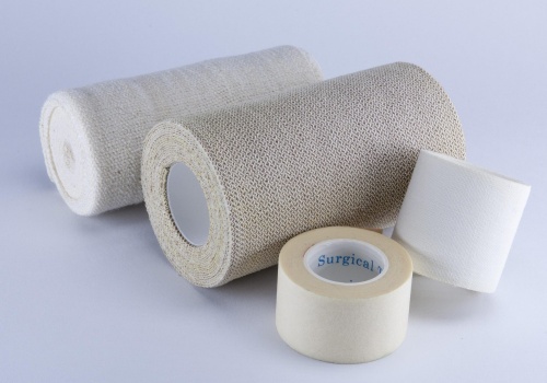 Stałe zaopatrzenie w środki opatrunkowe: jak zaplanować zakupy dla szpitala, przychodni i gabinetu prywatnego