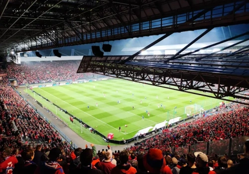 Wisła już chłodziła szampany… i musi je schować. Puszcza zatrzymuje lidera przy Reymonta