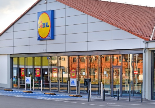 Prawie tyle samo rabatu ile tłuszczu. Tak Lidl gra cenami 25 i 26 kwietnia