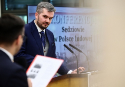 W Polsce Ludowej sądzili też przedwojenni sędziowie, a szczególnie złą sławę miał akowiec