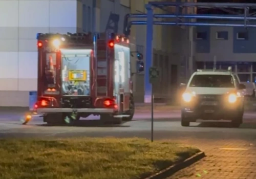 Alarm w zakładach Jelfa. Na miejscu strażacy i grupa chemiczna