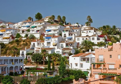 Jak kupić mieszkanie w Hiszpanii? Praktyczny przewodnik dla Polaków