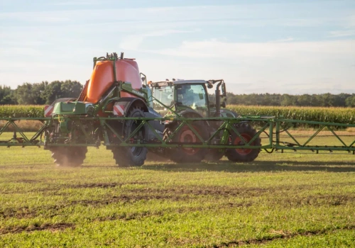 Oszuści wyłudzają pieniądze „na kurs chemizacyjny” – nowa fala telefonicznych oszustw