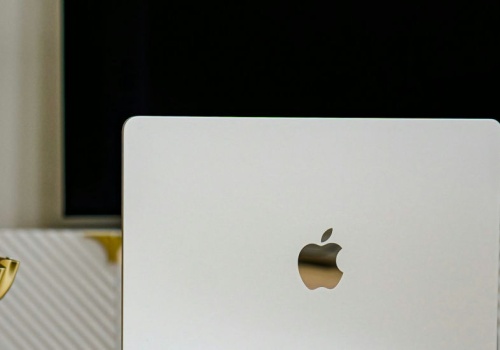 Mój pierwszy MacBook – którego laptopa Apple wybrać na początek?