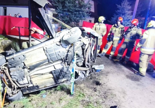 Auto uderzyło w betonowy przepust. Tragedia w Białce Tatrzańskiej
