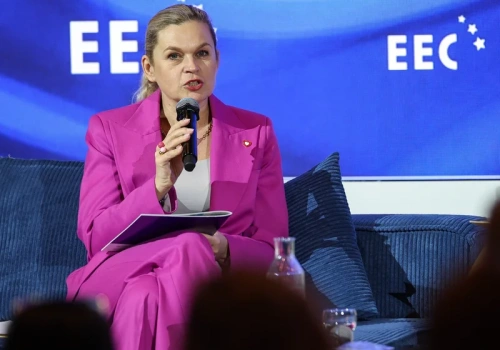 Zakaz telefonów w szkołach. Nowacka ujawniła kulisy konsultacji: „Ponad 100 stron uwag”