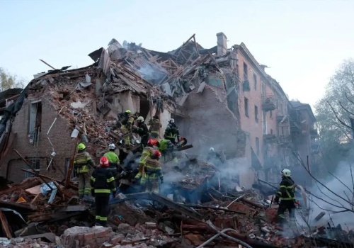 Rosja uderzyła nocą. Pod gruzami budynków mogą być ludzie