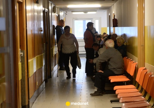 KPO da miliony na sprzęt, ale co z leczeniem? Mogą być kolejki jak nigdy