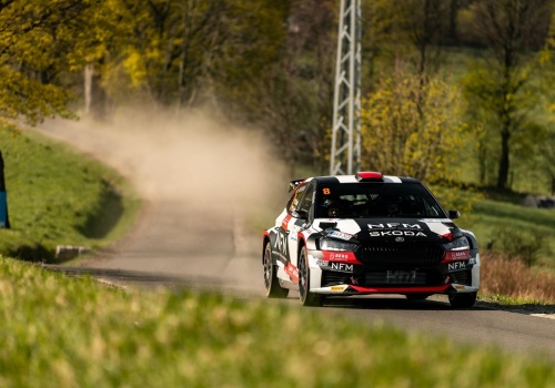 Rzeszowianin rewelacją Rajdu Świdnickiego! 19-letni Adrian Rzeźnik liderem na półmetku