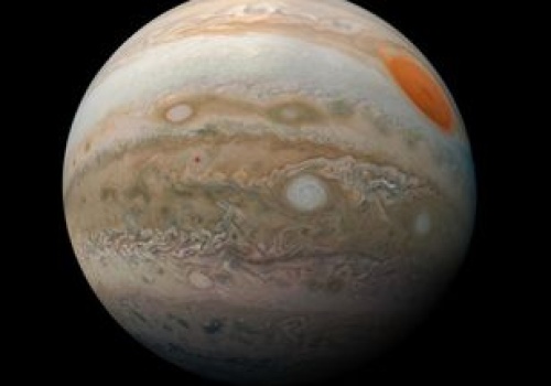 Błyskawice o niespotykanej sile. Co się dzieje w chmurach Jowisza?