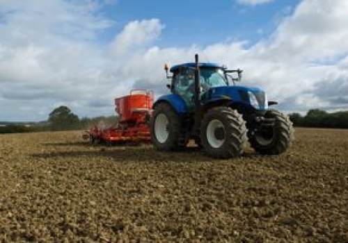 Wpłacił zaliczkę za traktor, sprzedawca zniknął. Policja ostrzega