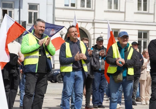 Protest rolników w Piotrkowie: „10–20 gr/kg warzyw i ziemniaków. To jest poniżej godności rolnika”
