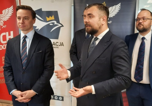 Krzysztof Bosak na Pomorzu. W Gdyni zachęcał ludzi do „wchodzenia w rywalizację wyborczą”