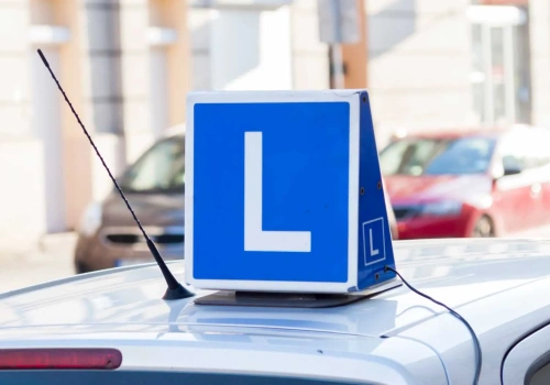 Instruktor nauki jazdy niczym lekarz psychiatra. Stresuje zwykłych ludzi