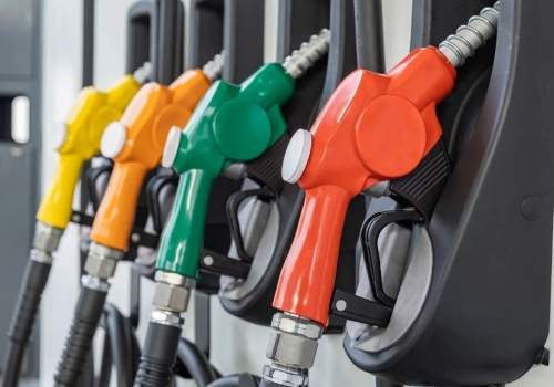 Tyle wyniosą ceny paliw w majówkę. Podano konkretne wyliczenia