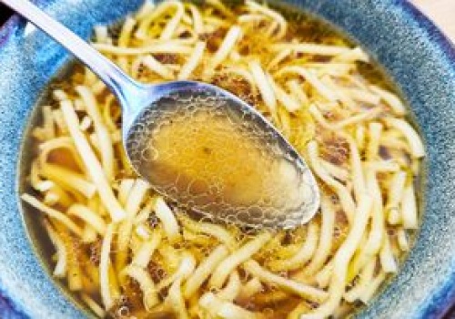 Tak gotuję rosół. Wychodzi klarowny jak woda w strumyku