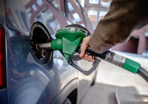 Nadchodzi gwałtowna podwyżka cen paliw. Lepiej zatankuj już dziś