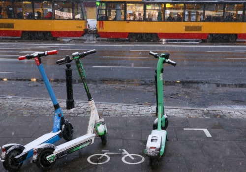 Pogodowe tąpnięcie w Polsce, są ostrzeżenia IMGW. Nadchodzą wichury, deszcz i mokry śnieg