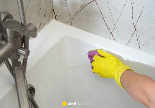 Jak skutecznie wybielić starą wannę? Sprawdzone domowe sposoby i praktyczne porady