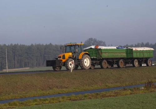 Brak OC ciągnika: po 14 dniach wchodzi pełna kara. Ile wynosi?