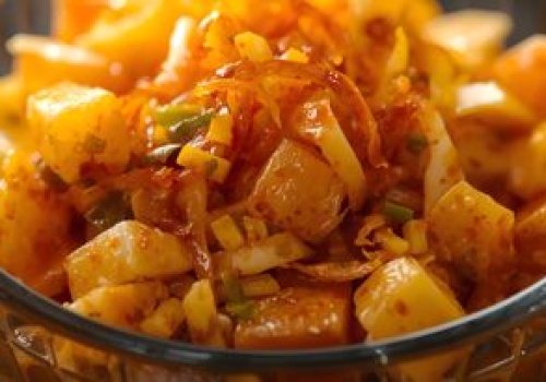 Na grilla przygotuję tę lekko pikantną sałatkę. Ostatnim razem musiałam dorabiać, tak szybko zniknęła