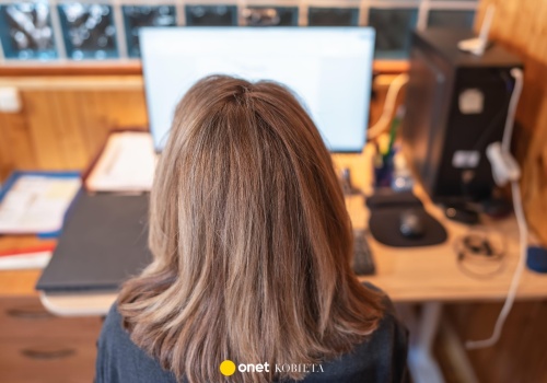 Czy długi spacer niweluje skutki siedzącej pracy? Naukowcy to sprawdzili