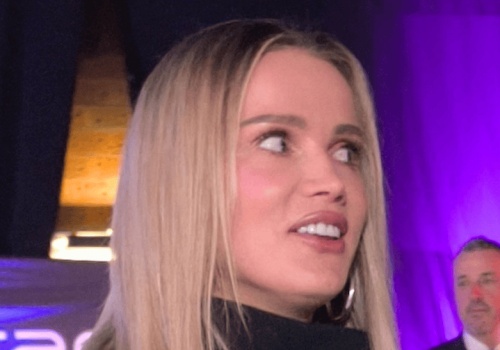 Maffashion zgoliła włosy na zero. Zrobiła to dla dzieci. Video bije rekordy popularności